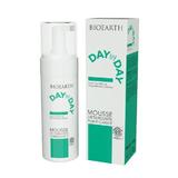 Arctisztító Hab a Zsíros és Szennyezett Bőrre Day by Day Bioearth, 150 ml